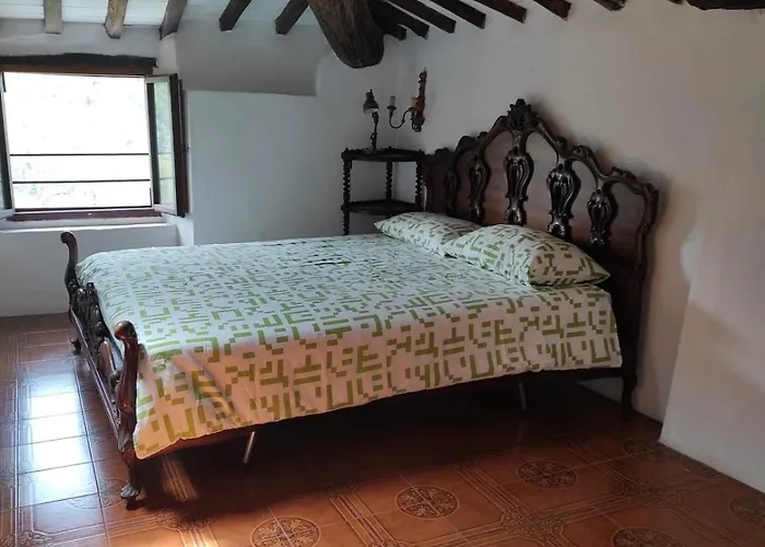 Traditional Tuscan Lucca District - Sleeps 6 * Diecimo